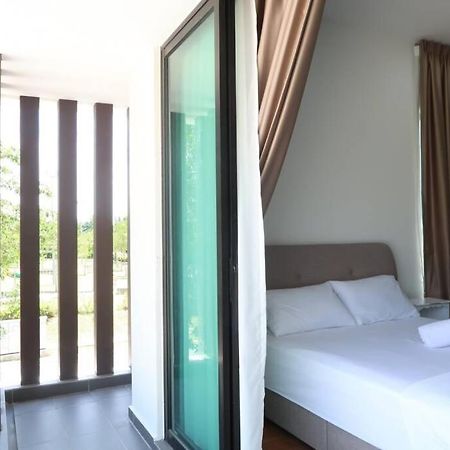Promo Private Luxurious Nilai Vacation Home Екстериор снимка