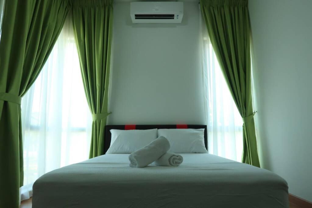 Promo Private Luxurious Nilai Vacation Home Екстериор снимка