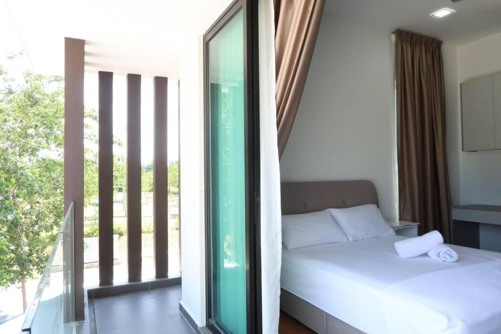 Promo Private Luxurious Nilai Vacation Home Екстериор снимка