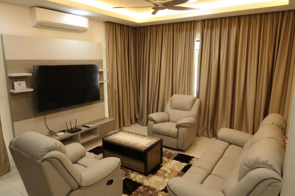 Promo Private Luxurious Nilai Vacation Home Екстериор снимка